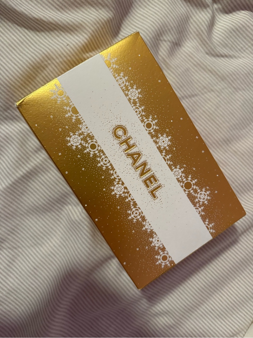 CHANEL Gold and White Festive Gift Box
All eyes on make up set